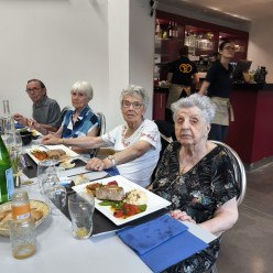 Les photos du Dîner du 1er juillet au camping Massereau sont en ligne